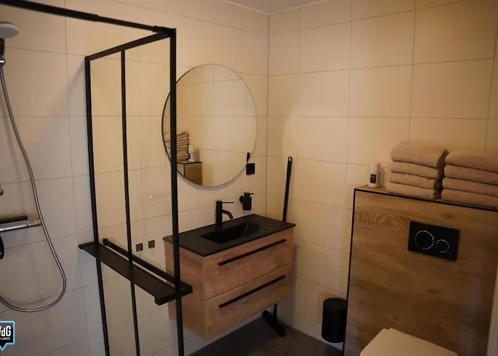 Hoevelieshout - Lux 4 Persoons Platteland *